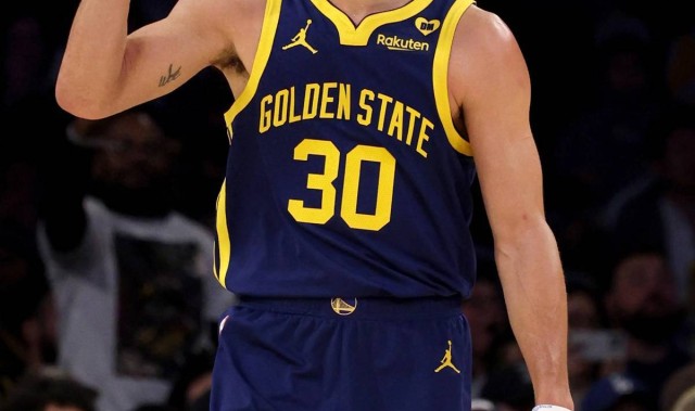 开云线上入口-伤病不断！库里17个赛季仅得26493分，他的职业生涯还能拿3万分吗